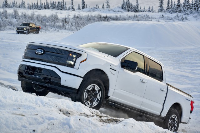 ford f150 lightning in snow