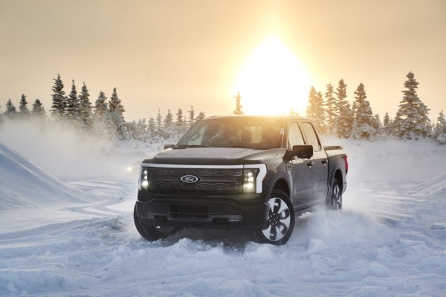 ford f150 lightning in snow